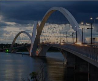 ônibus saindo da Rodoviária de Uberaba para Brasília